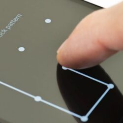 Desenli telefon kilidi kullananlar dikkat: Hackerlar en çok bu desenleri deniyor! 15 desenli telefon kilidi hackerlar en cok bu desenleri deniyor