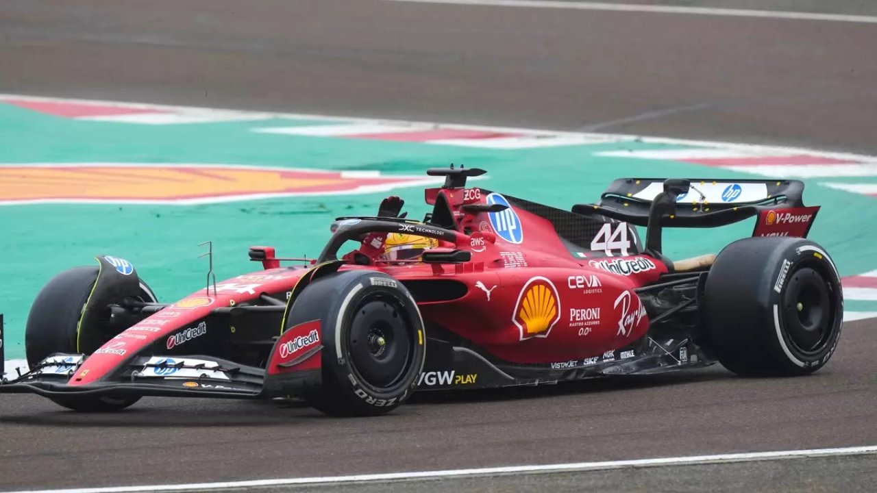 Lewis Hamilton, Ferrari ile ilk araç testi için piste çıktı! 1 497584