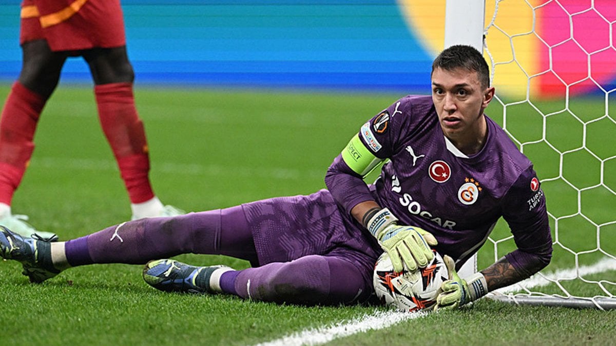Fernando Muslera, Galatasaray'da Tarihe Geçmeye Hazırlanıyor 15 497847