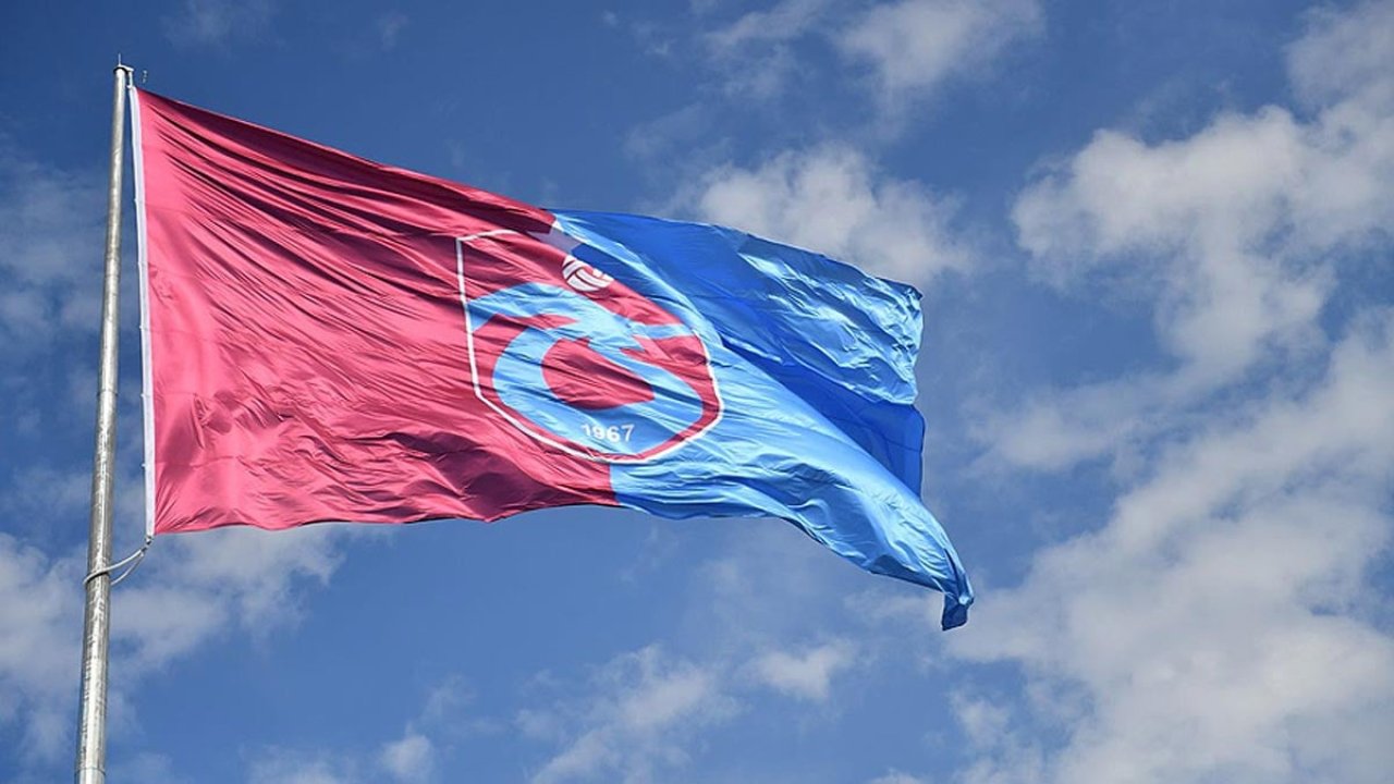 Trabzonspor'da bir ayrılık daha! Fırtına'nın golcü ismi takıma veda ediyor 10 498210