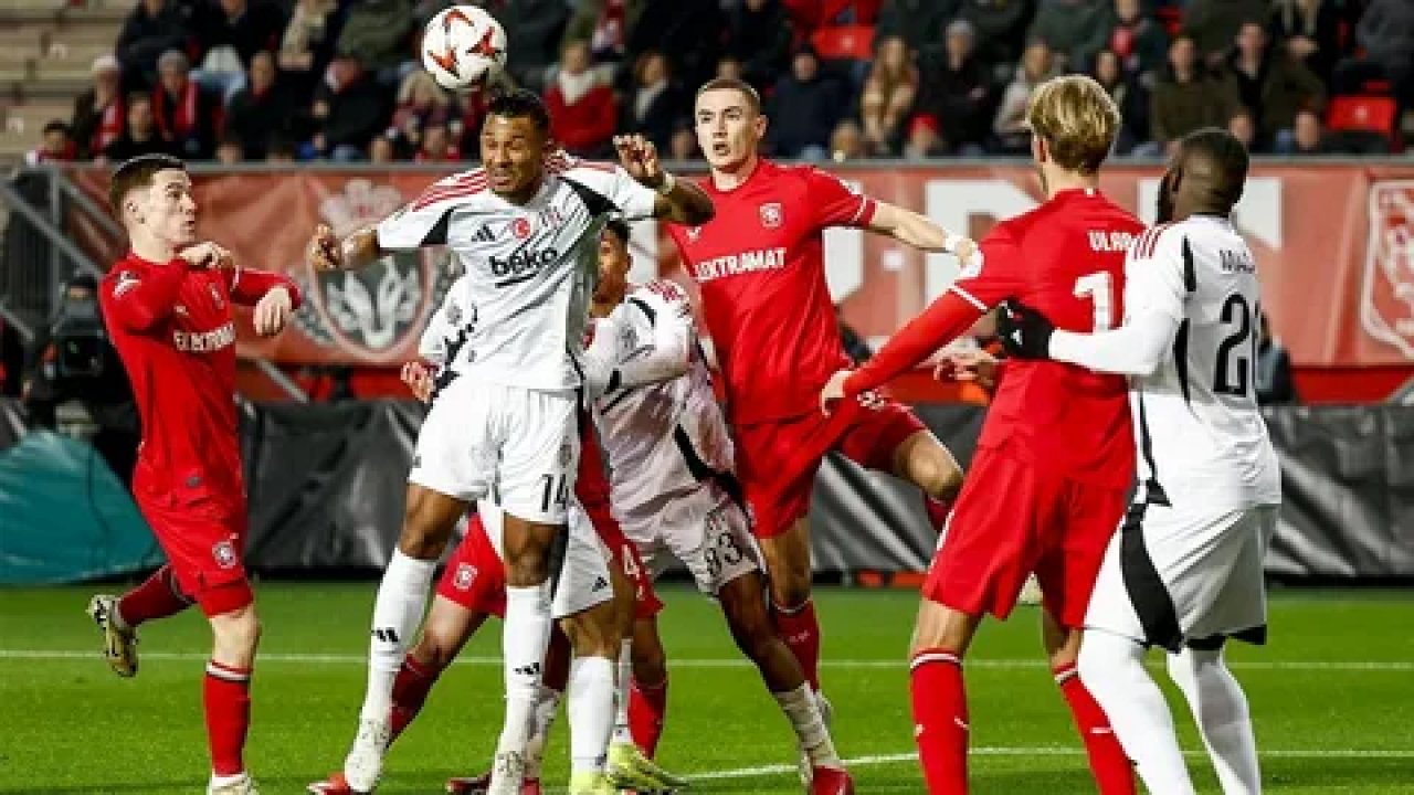 UEFA Avrupa'da Beşiktaş elendi!: Fenerbahçe bir üst turda 14 498394