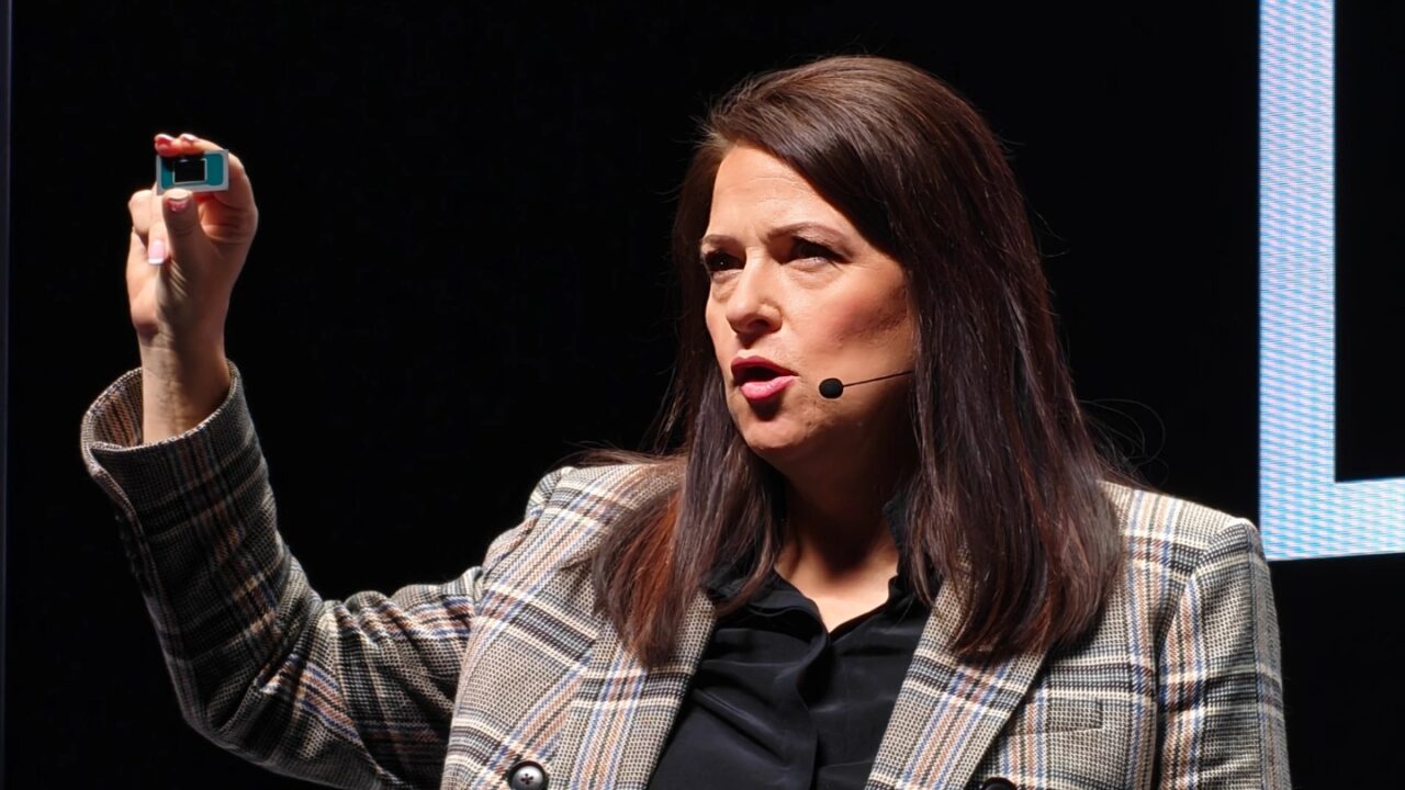 Intel, ilk 18A işlemcisini CES'te tanıttı! Çıkış tarihi verdi 27 intel ilk 18a islemci ces tanitti cikis tarihi verdi 1 e1736187906713