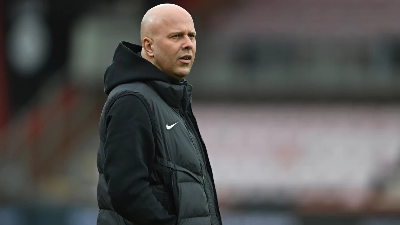Liverpool teknik direktörü Arne Slot'a iki maç ceza! 7 502327