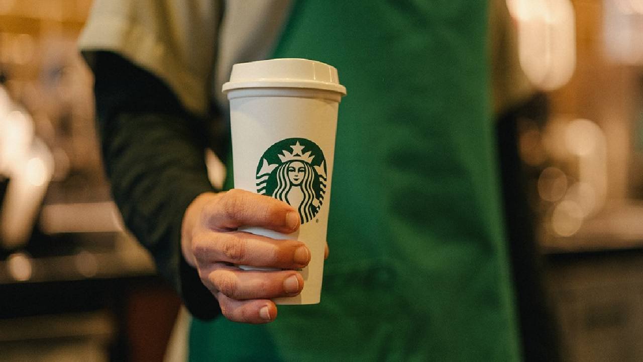 Starbucks, 13 ürünü menüsünden çıkarıyor: İşte kaldırılacak içecekler 8 Starbucks