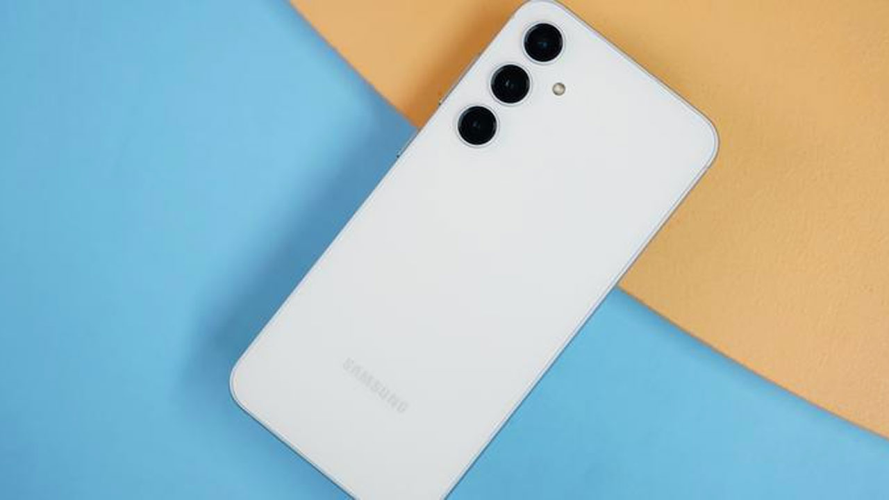 samsung guvenlik guncellemesini iki modele yayinladi 1