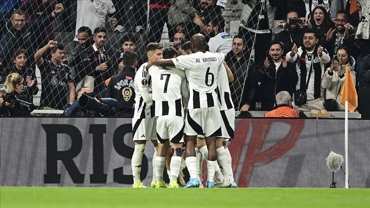 Beşiktaş, Göztepe'ye konuk oluyor! 12 511637