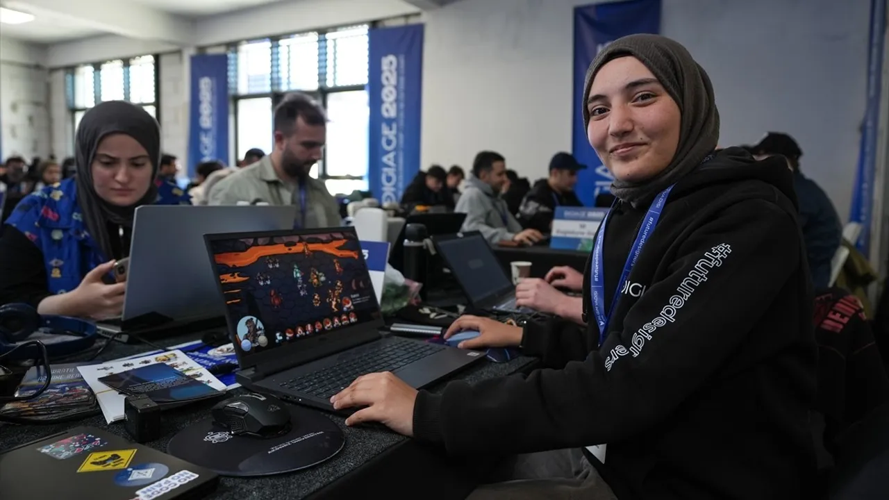 Bu yaz gençler oyun oynamakla yetinmeyecek, kendi oyunlarını geliştirecek! 23 1 12.webp