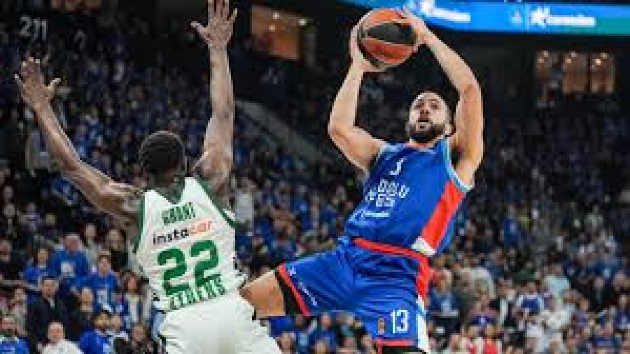 Anadolu Efes, Panathinaikos'u 85-82 yenerek seriyi eşitledi 9 514683