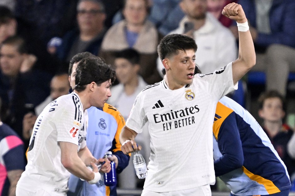 Real Madrid 10 kişiyle 2-0 öne geçti 11 515030