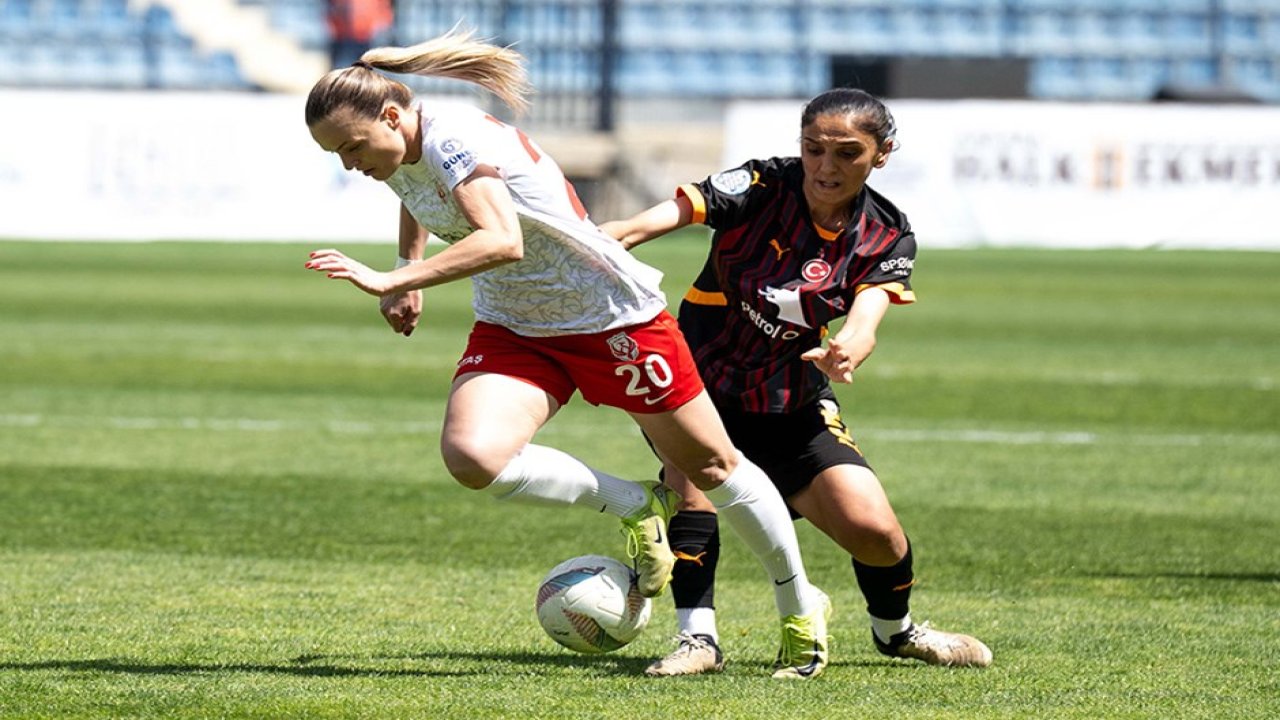 Kadın Futbol Süper Ligi'nde şampiyon ABB Fomget! 1 515076