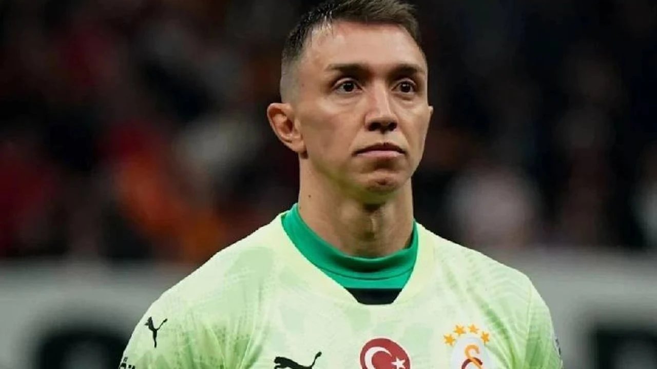 Muslera'nın imza töreninde gerginlik! 4 518035