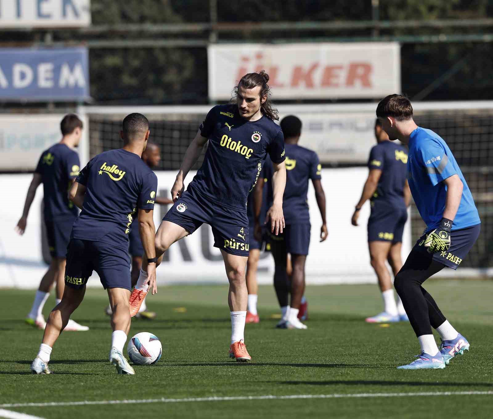 Fenerbahçe, Konyaspor maçı için hazırlıklara başladı 9 519808