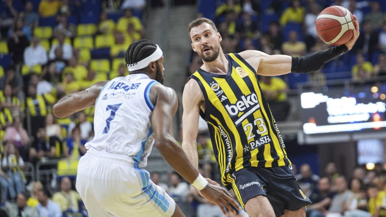 Fenerbahçe, serideki ilk maçı kazanarak 1-0 üstünlüğü yakaladı 3 520089