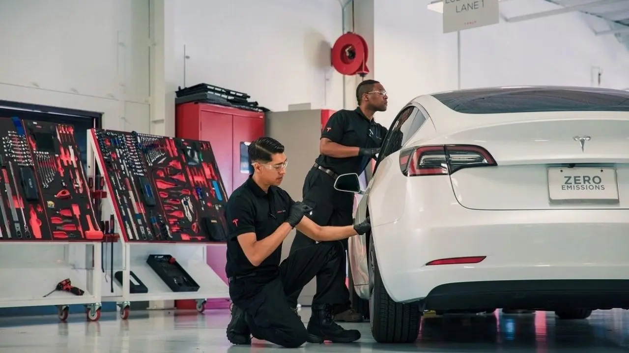 Eski Tesla çalışanı ayrılma sebebini açıkladı: "Elon Musk" 11 Tesla servis sikayetlerini yapa.webp