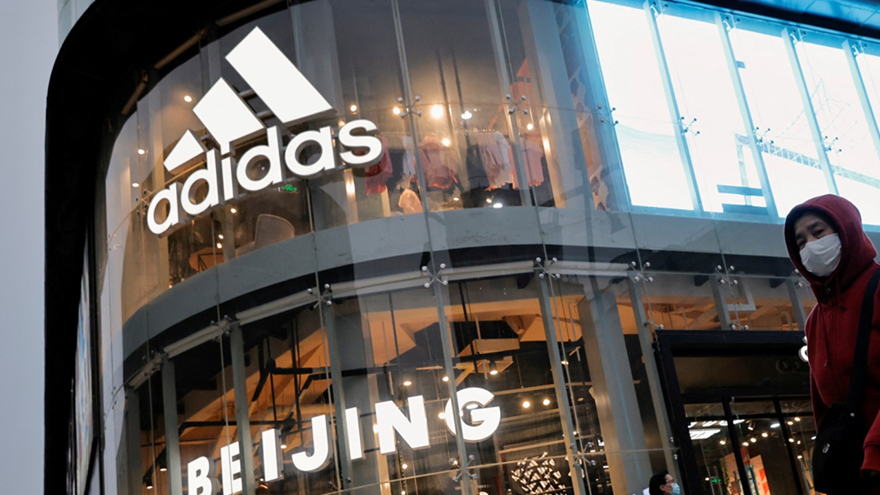 Adidas, Türkiye’deki bazı müşterilerin verilerinin çalındığını açıkladı! 4 adidas yeni logosu