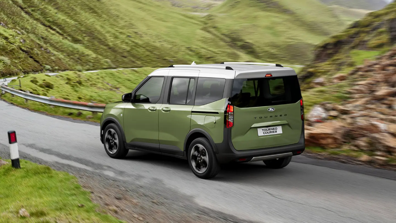 Yeni Ford Tourneo Courier fiyat listesi! 11 ford 2