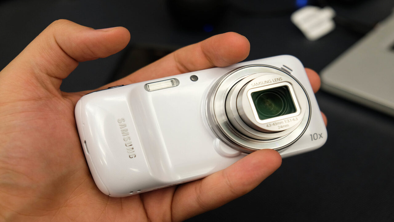 Samsung Galaxy Zoom serisi geri dönüyor! 13 galaxy zoom 1
