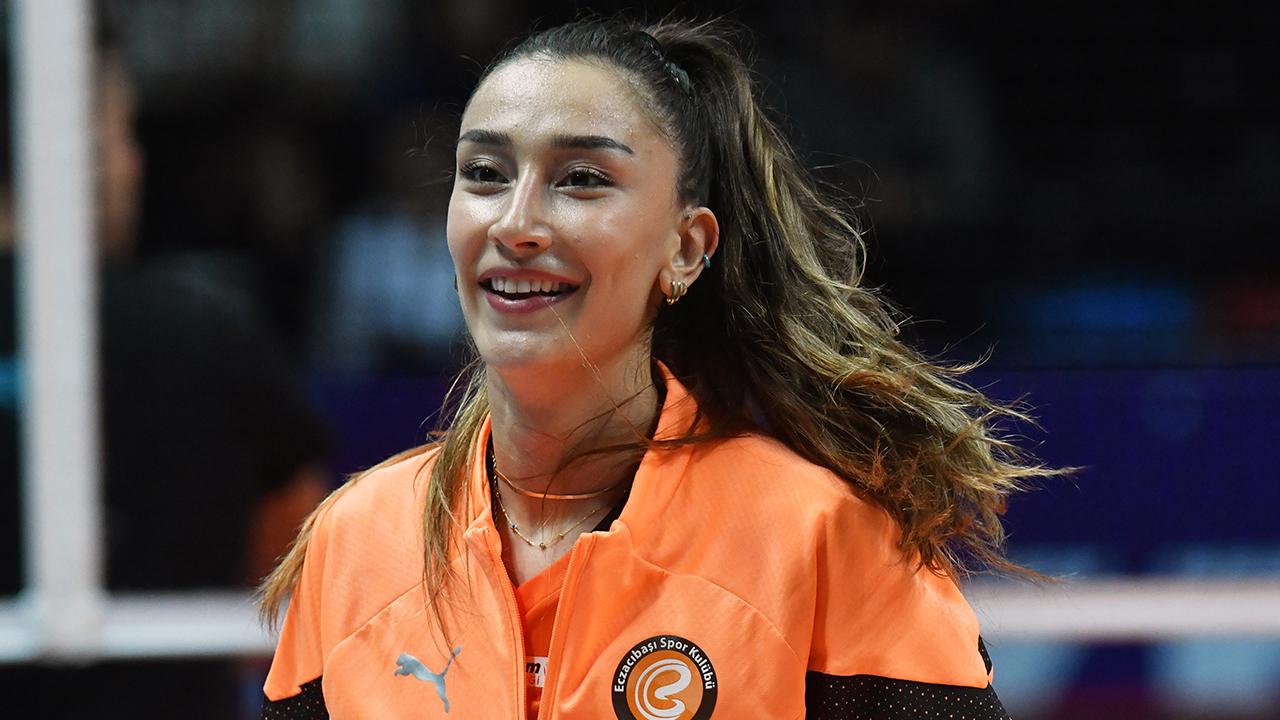 Fenerbahçe, milli voleybolcu Hande Baladın’ı renklerine bağladı 18 492831