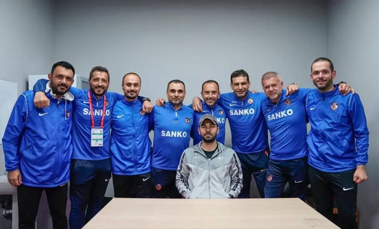 Selçuk İnan, Kocaelispor’da Gaziantep FK’daki teknik ekibiyle yeni sezona hazırlanıyor 11 520264