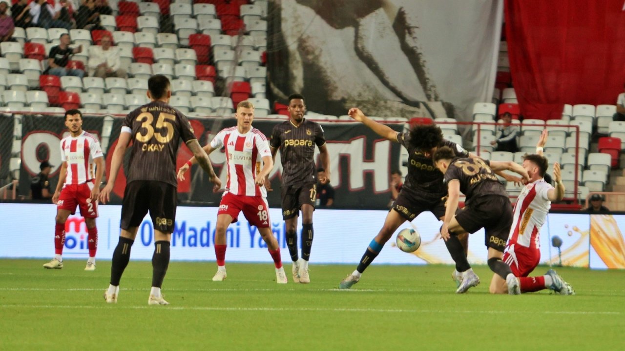 Trabzonspor, Antalyaspor karşısında 2 golle galip geldi 7 520315
