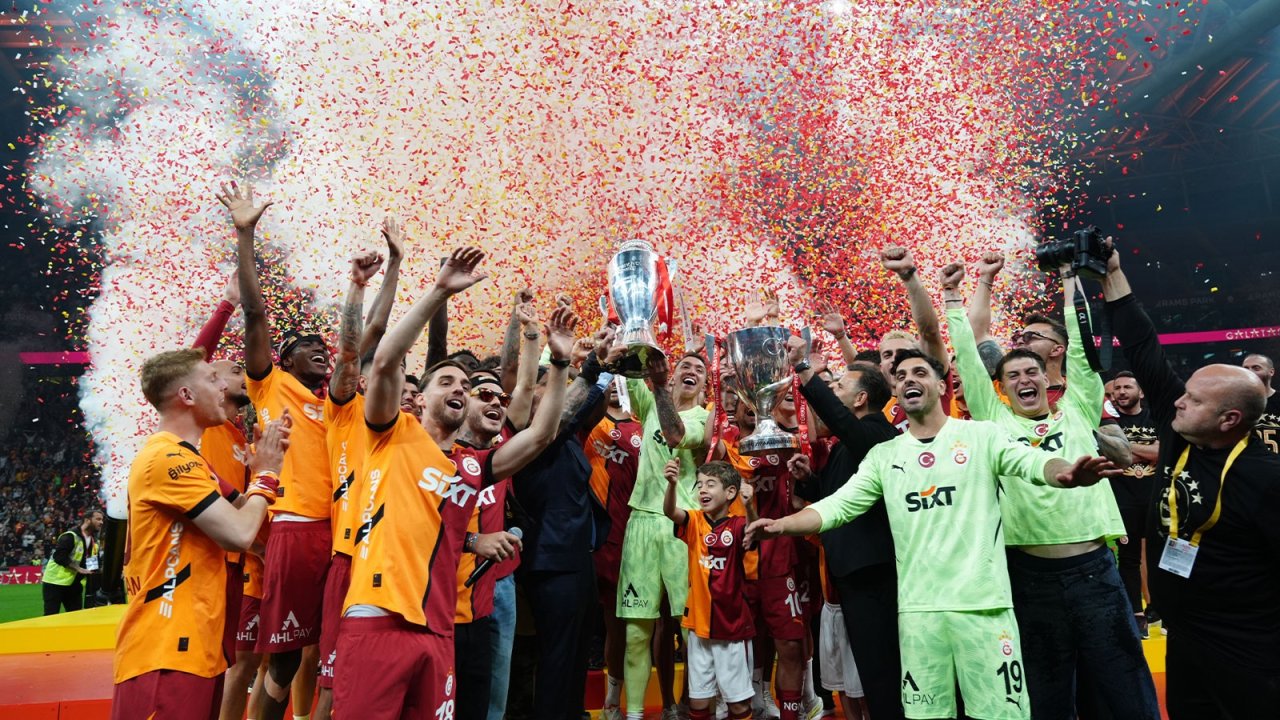 Galatasaray, şampiyonluk kupasını RAMS Park'ta taçlandırdı 11 520328