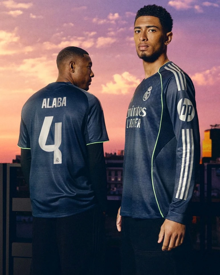 Real Madrid’in 2025-2026 deplasman forması tanıtımında Arda Güler’e yer verildi 1 523628