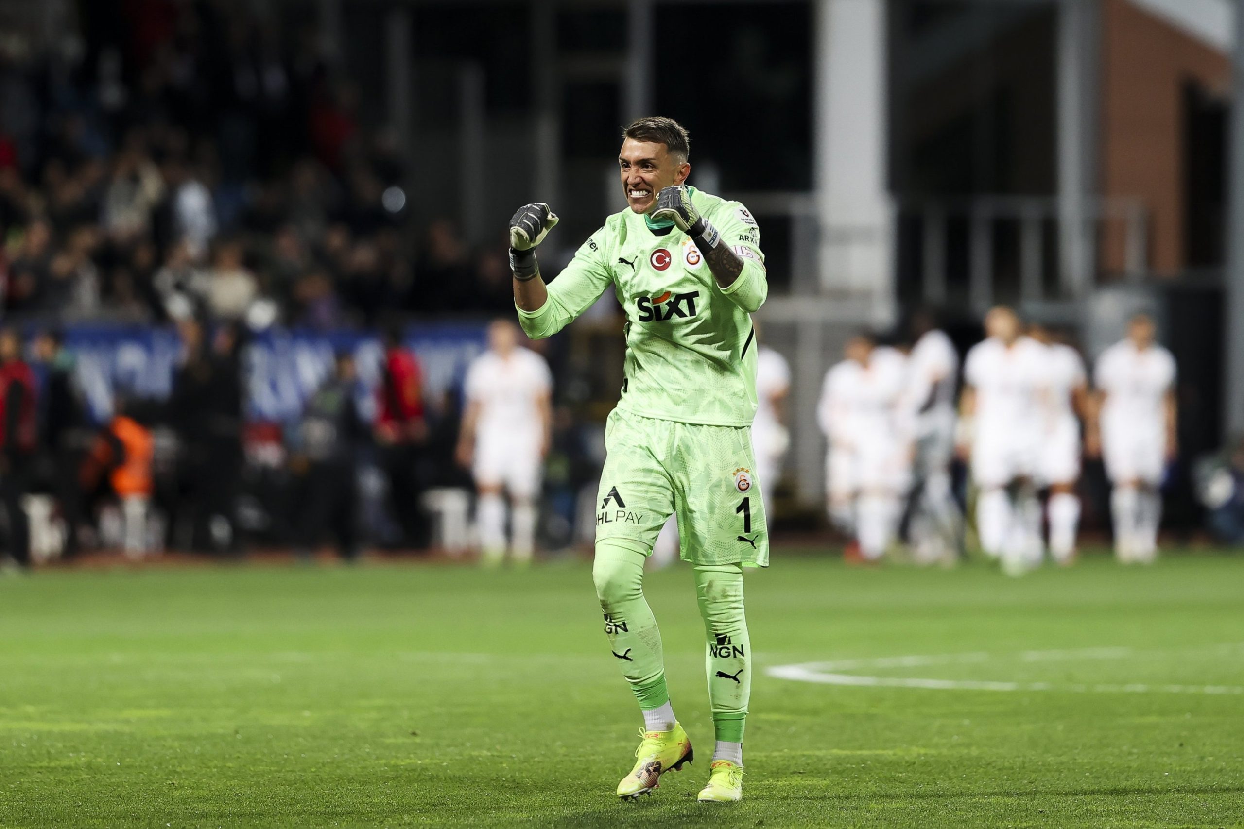 14 yıl sonra veda eden Muslera’nın yeni rotası belli oldu 16 524378 scaled