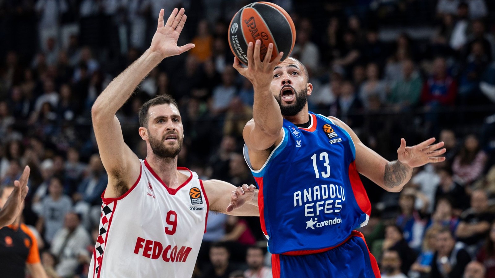 Anadolu Efes, Yunan Pivot Papagiannis'i Kadrosuna Katıyor! 8 524437