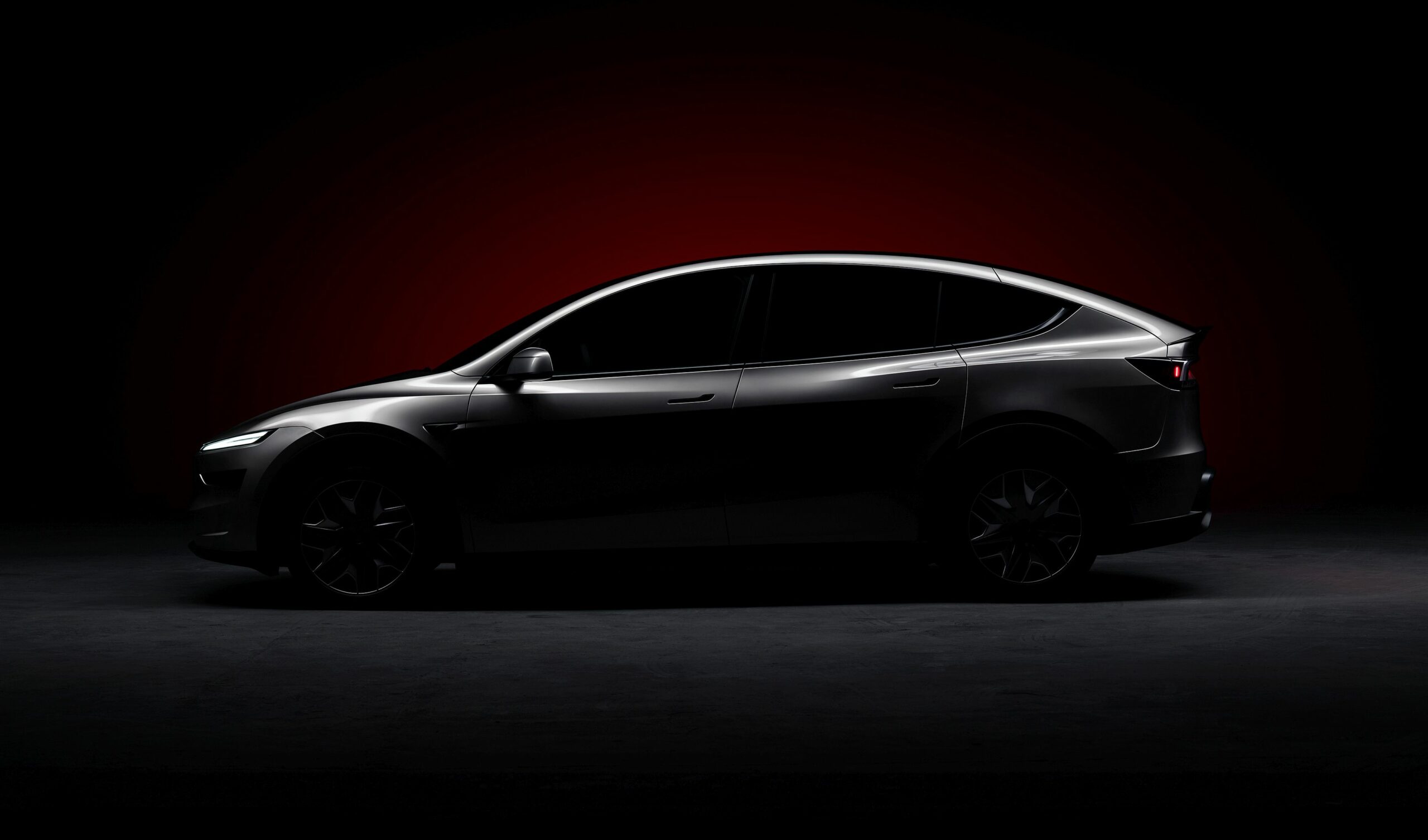 6 koltuklu ve 18 cm daha uzun Tesla Model Y L tanıtıldı 13 3 4 scaled