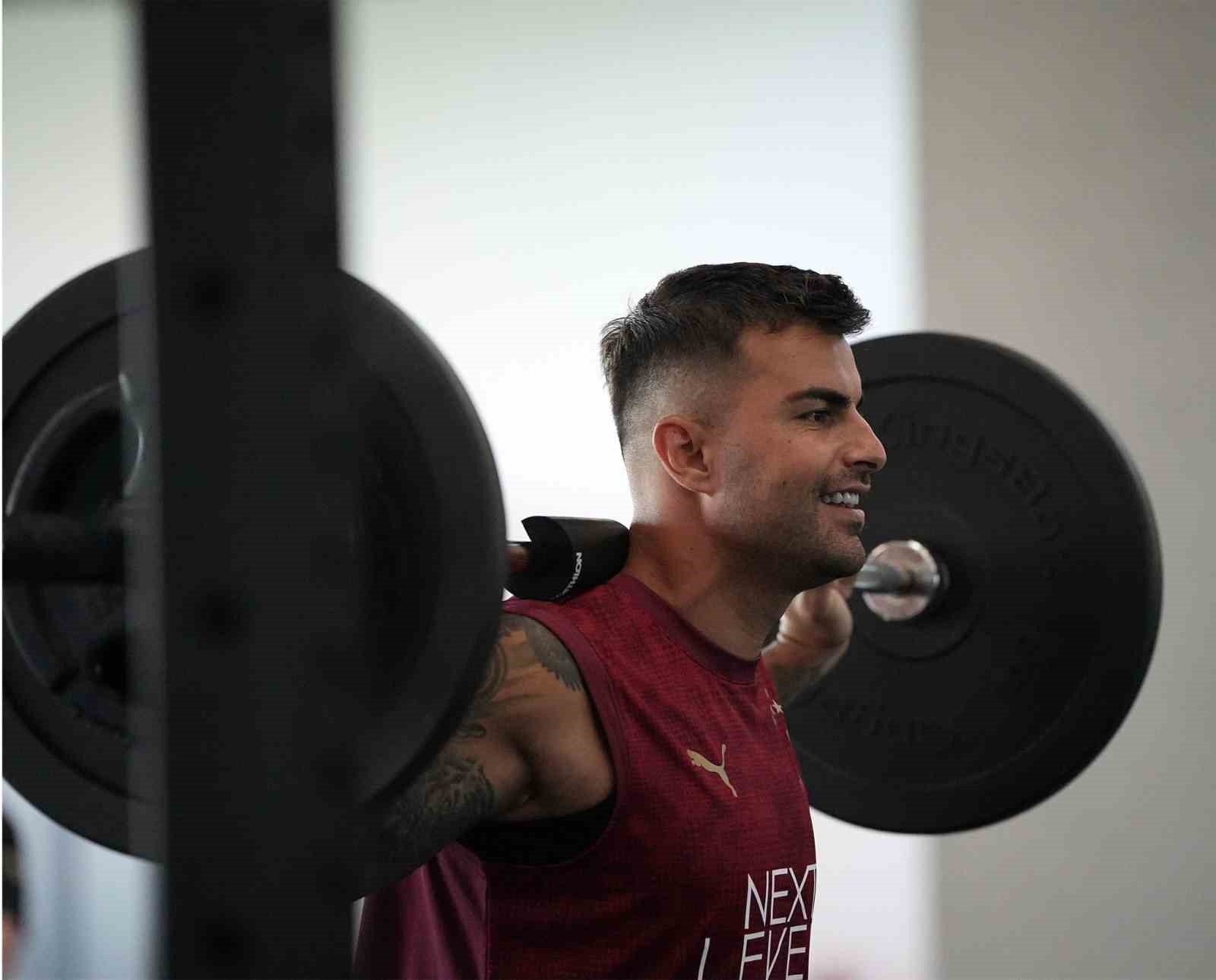 Galatasaray, yeni sezon hazırlıklarını çift antrenmanla sürdürüyor 7 527428