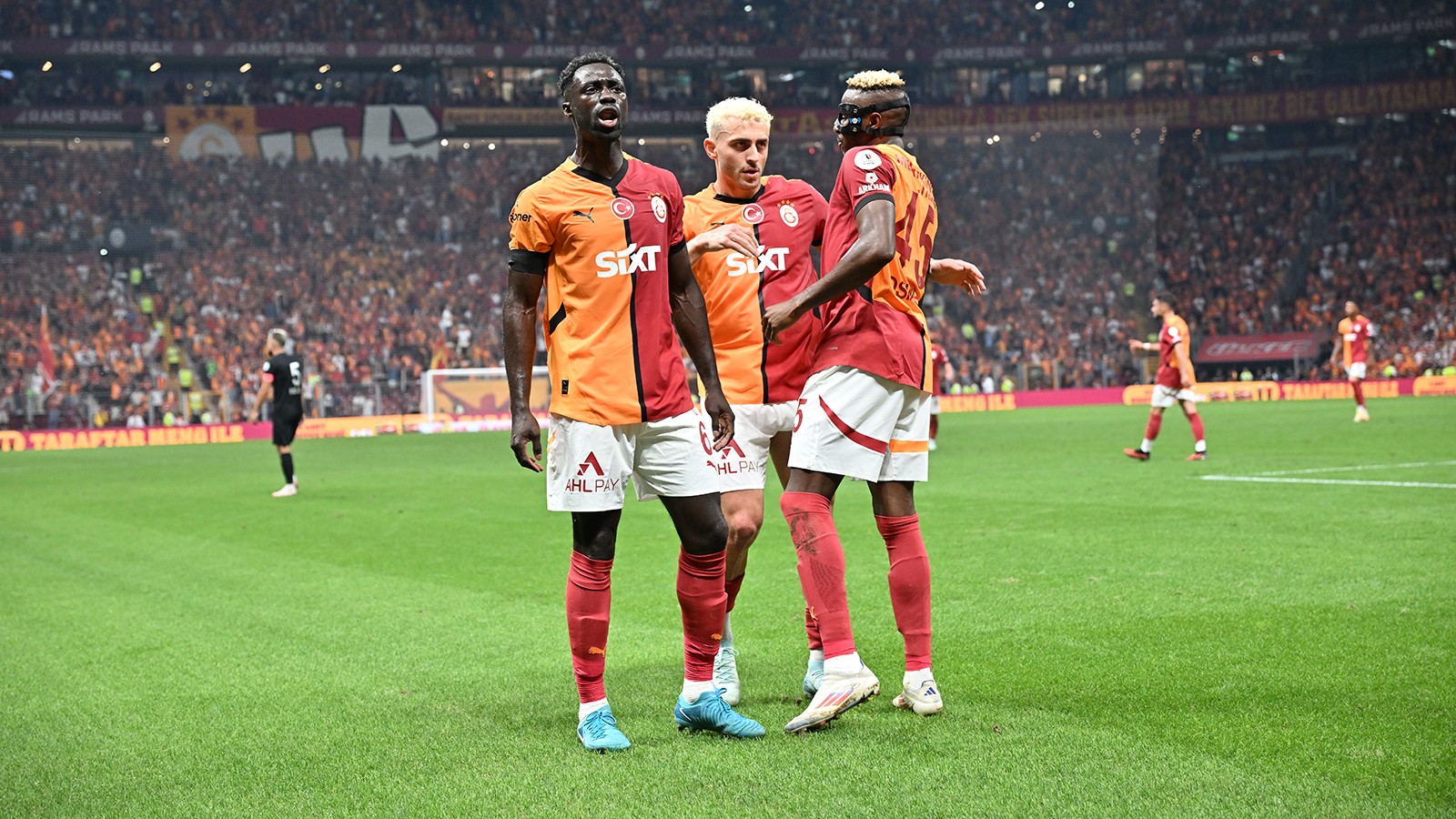 Fabregas'ın Como'su Galatasaray'dan Davinson Sanchez'e Talip 3 528099