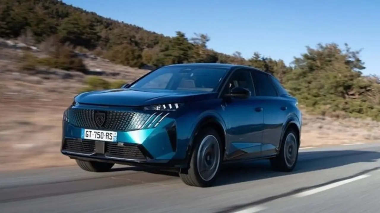 Hibrit motorlu Peugeot 3008 Türkiye'ye geliyor! İşte özellikleri 17 Hibrit motorlu Peugeot 3008 Turk.webp