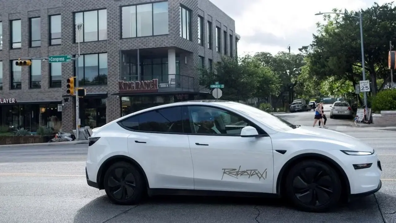 Tesla robotaksi hizmetini yaygınlaştırıyor - ShiftDelete.Net 15 robotaksi 1.webp