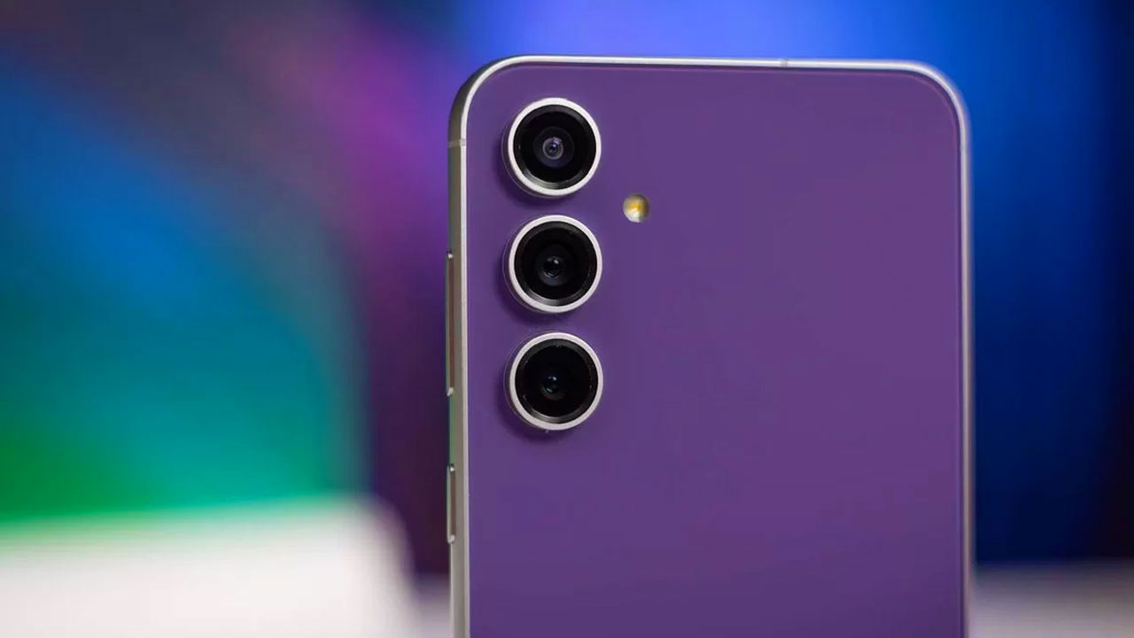 Galaxy S25 FE Google Play Console’da listelendi 11 galaxy s25 fe kamera islemci ve sarj ozellikleri sizdirildi 1