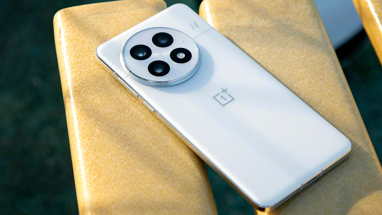 OnePlus 15 performans testinde: Neler sunacak? 6 oneplus 15 geliyor 165hz ekran ve yeni renk secenegi 2