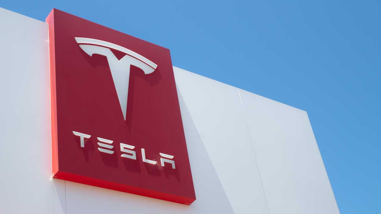 Tesla bu pazarda kan kaybediyor 18 1764272290 Tesla FSD 14.1.4 yenilikler ile geldi