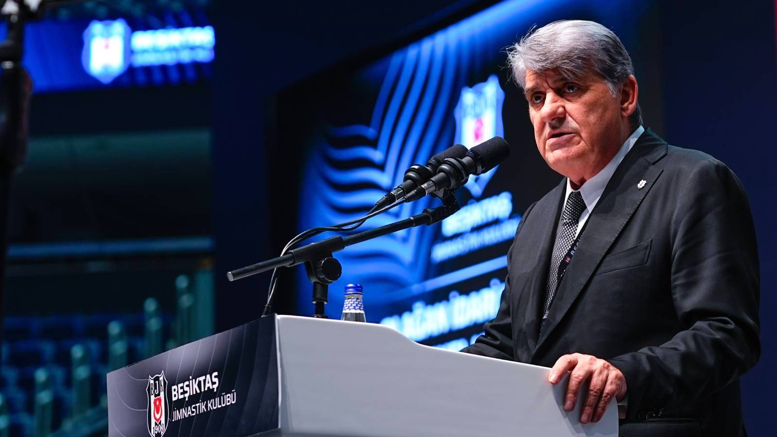 Olaylı Beşiktaş kongresi! Hasan Arat ibra edilmedi, üyelikten men edildi 11 548014
