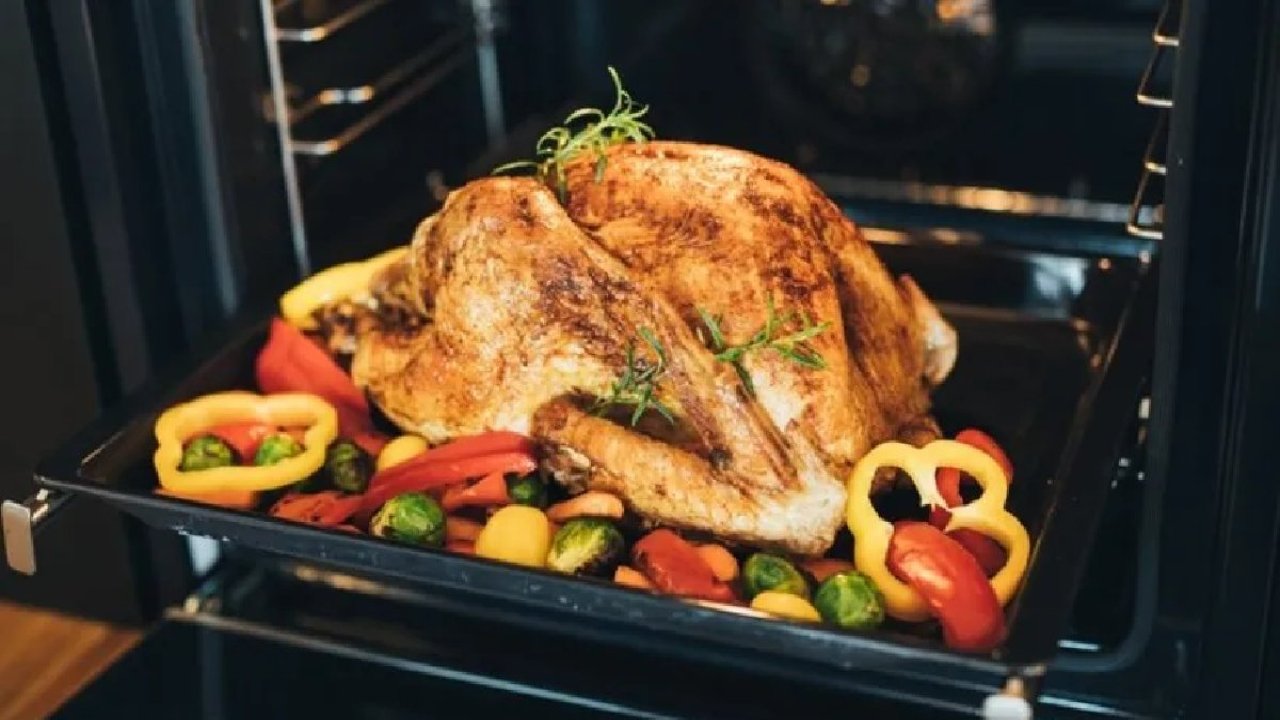 Aromatik Tereyağlı Fırında Sebzeli Bütün Tavuk! 15 548221