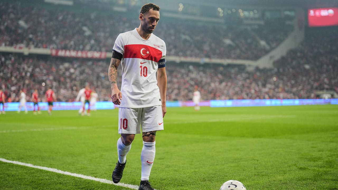 Hakan Çalhanoğlu, İspanya maçının aday kadrosundan çıkarıldı 10 549417