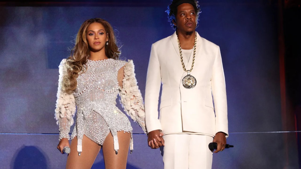 ‘Zengin Yasası’ İşledi! Ünlü Çift Keseyi Açtı, 435 Milyon Liralık Alım! 17 553568