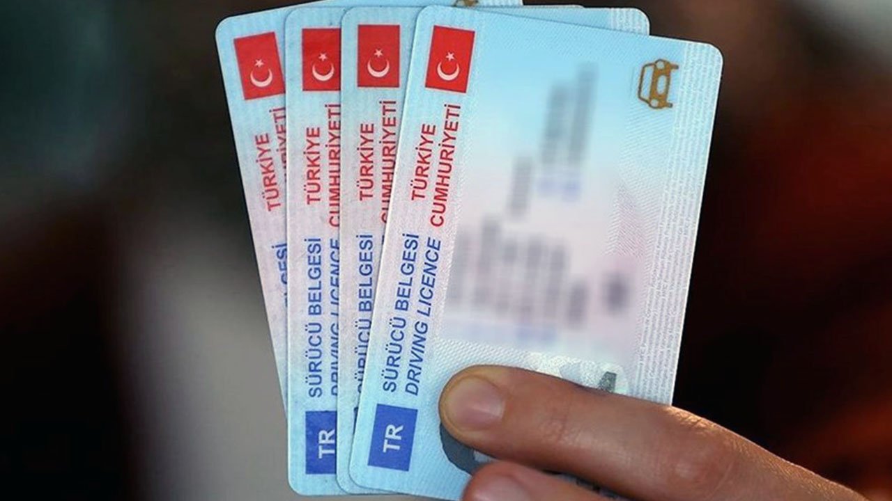 Ehliyette 65 Yaş Üstü Sürücüler için Kritik Değişiklik 19 yeni tip ehliyet