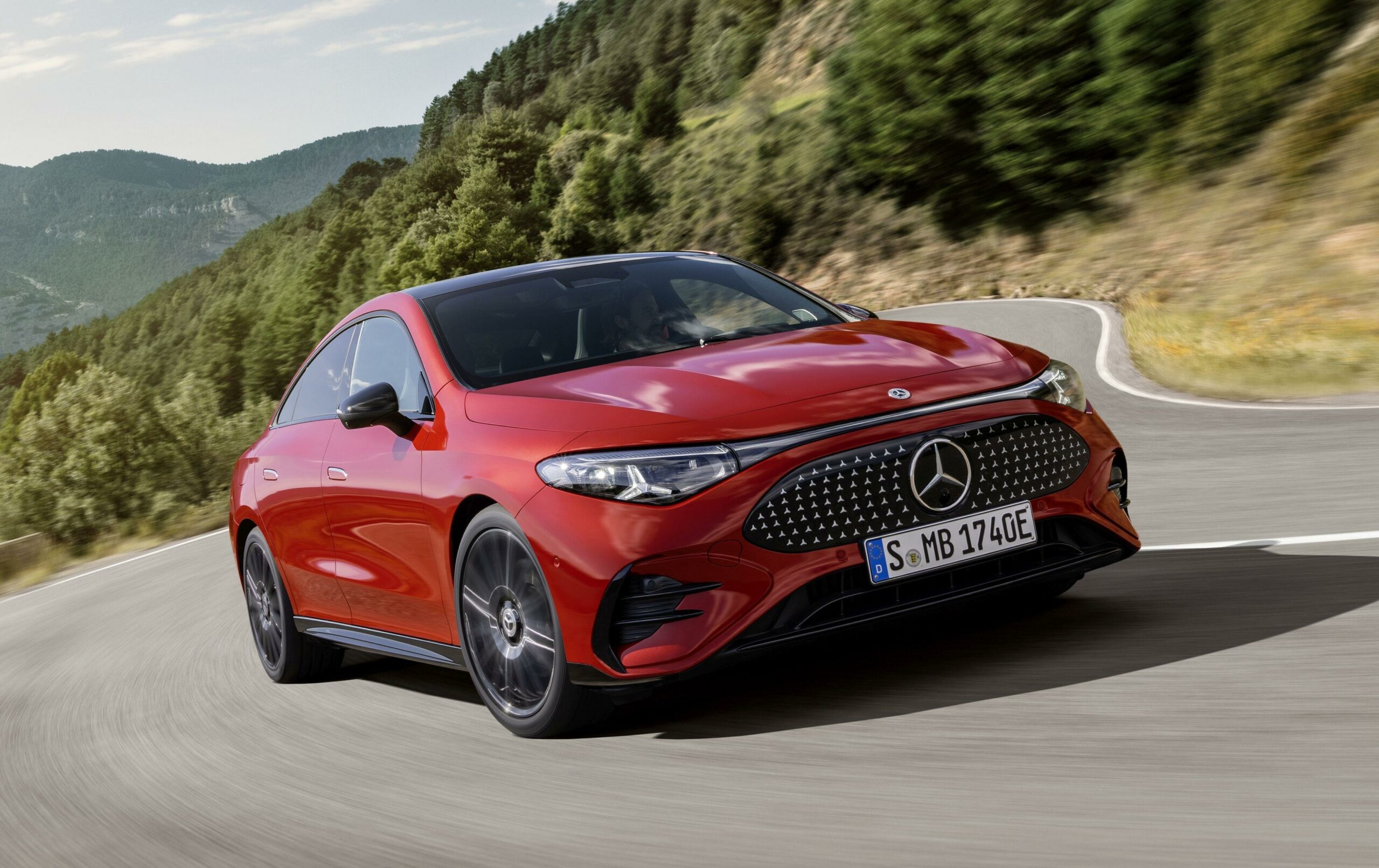 Mercedes ve NVIDIA Araçları Robota Çeviriyor 16 Mercedes CLA 350 4MATIC scaled