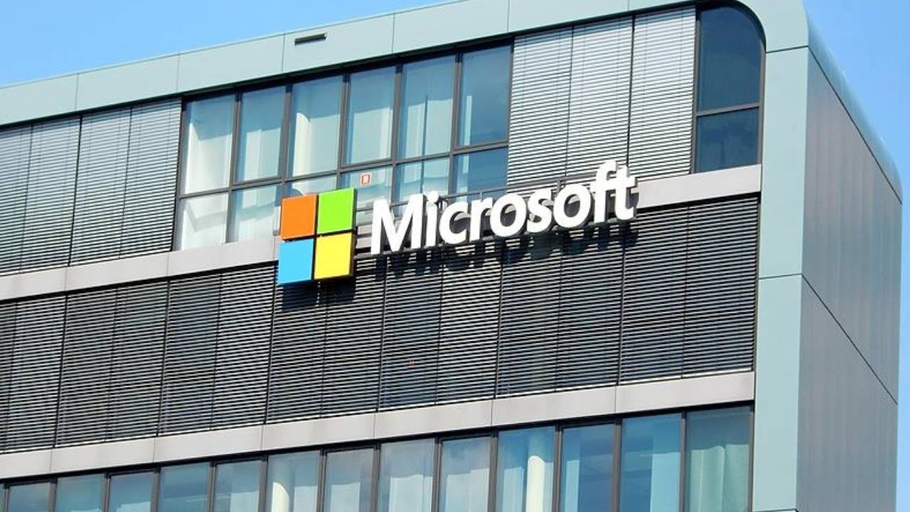 Formula 1 Microsoft'a Yaradı! - ShiftDelete.Net 13 f1 microsoft guldurdu