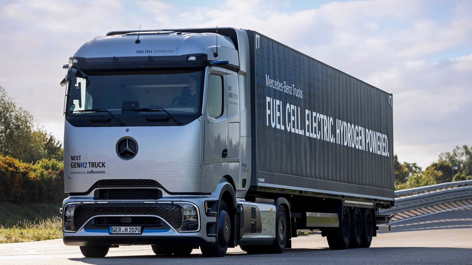 mercedes hidrojenli kamyonunun uretimine basliyor201354 0 1