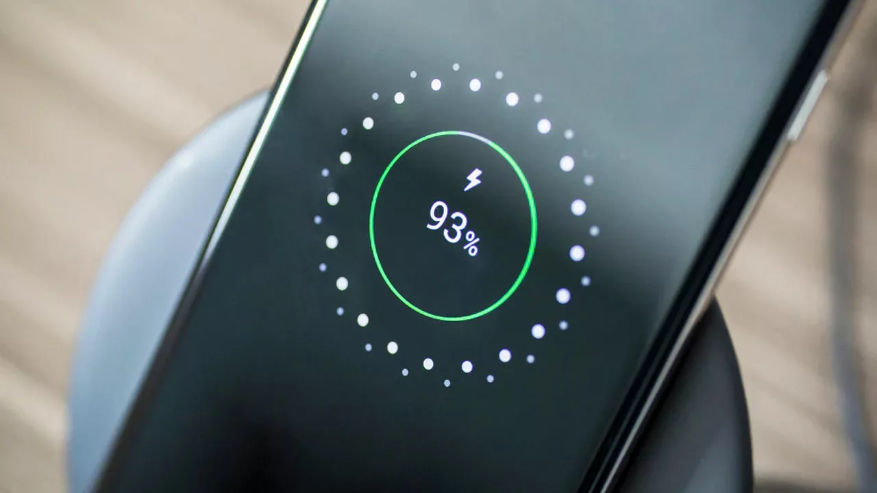 samsungun yeni kablosuz sarj standi ortaya cikti.webp