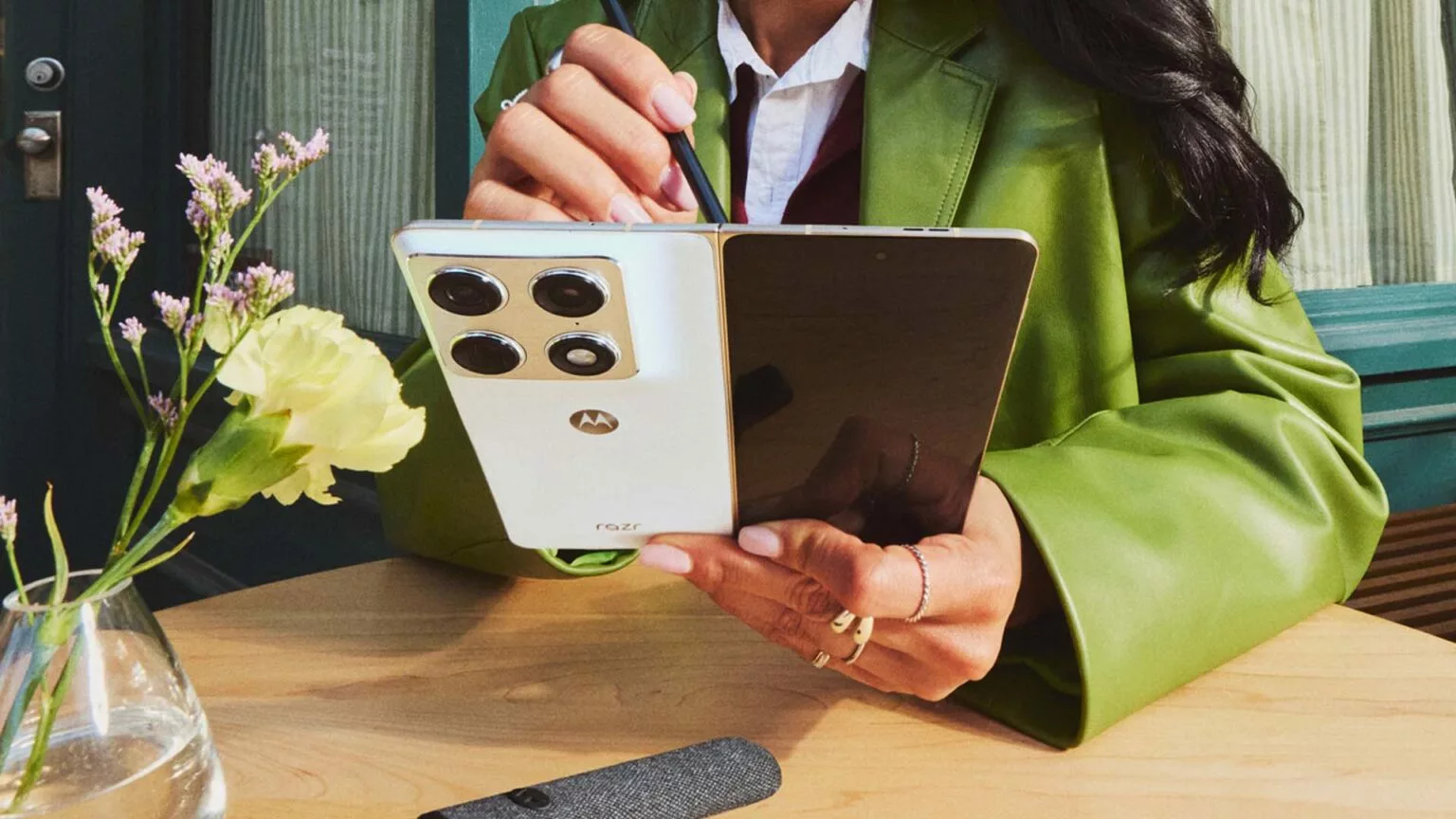 Motorola Razr Fold MWC 2026’da Sahneye Çıktı! 3 Motorola Razr Fold 3.webp
