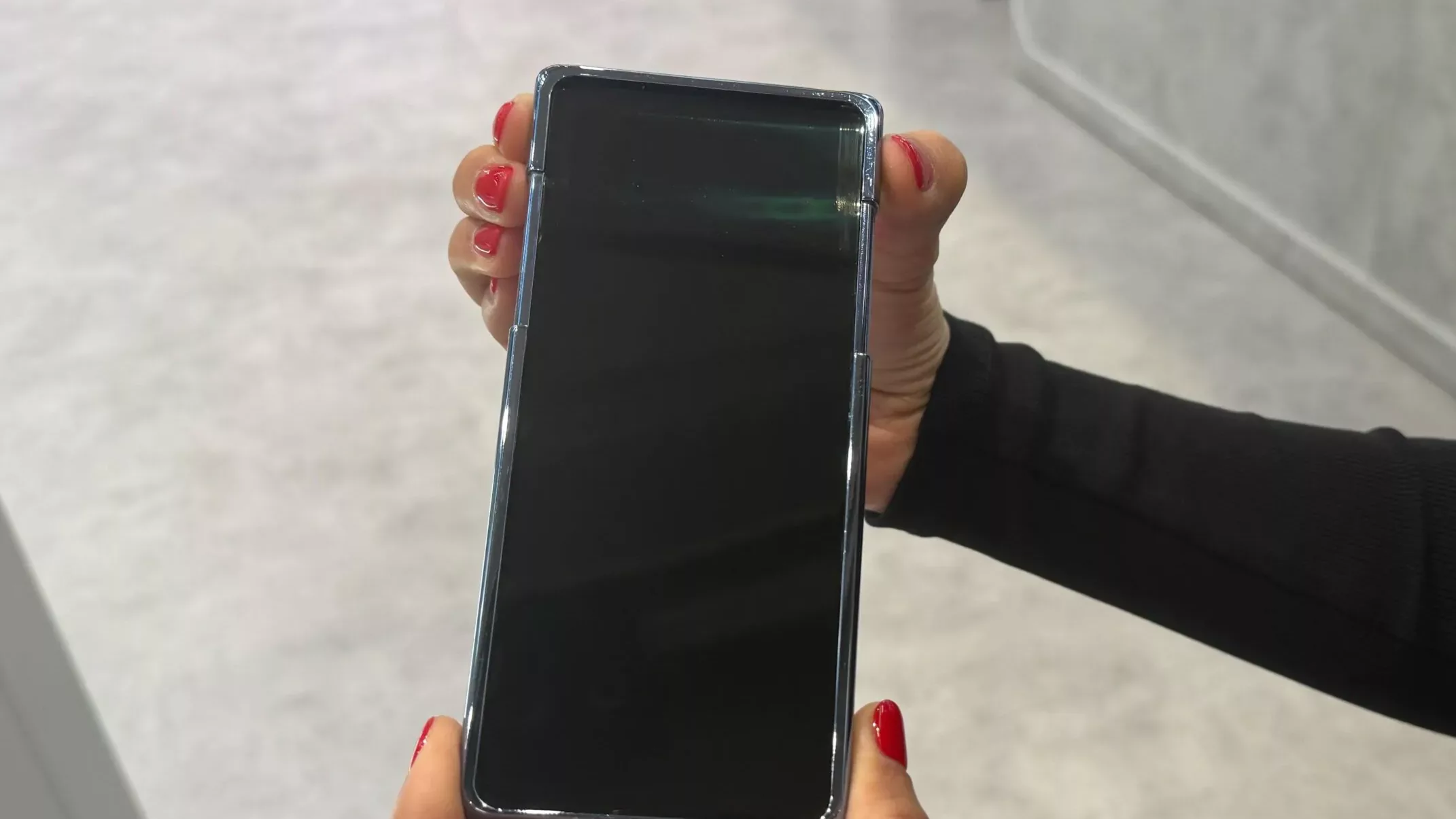 Samsung'dan Çektikçe Uzayan Ekran! - ShiftDelete.Net 5 samsungdan cektikce uzayan ekran 3 edited.webp