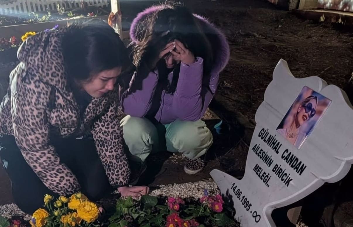 Candan kardeşlerden duygusal ziyaret! Mezar başında gözyaşları sel oldu 1 556962