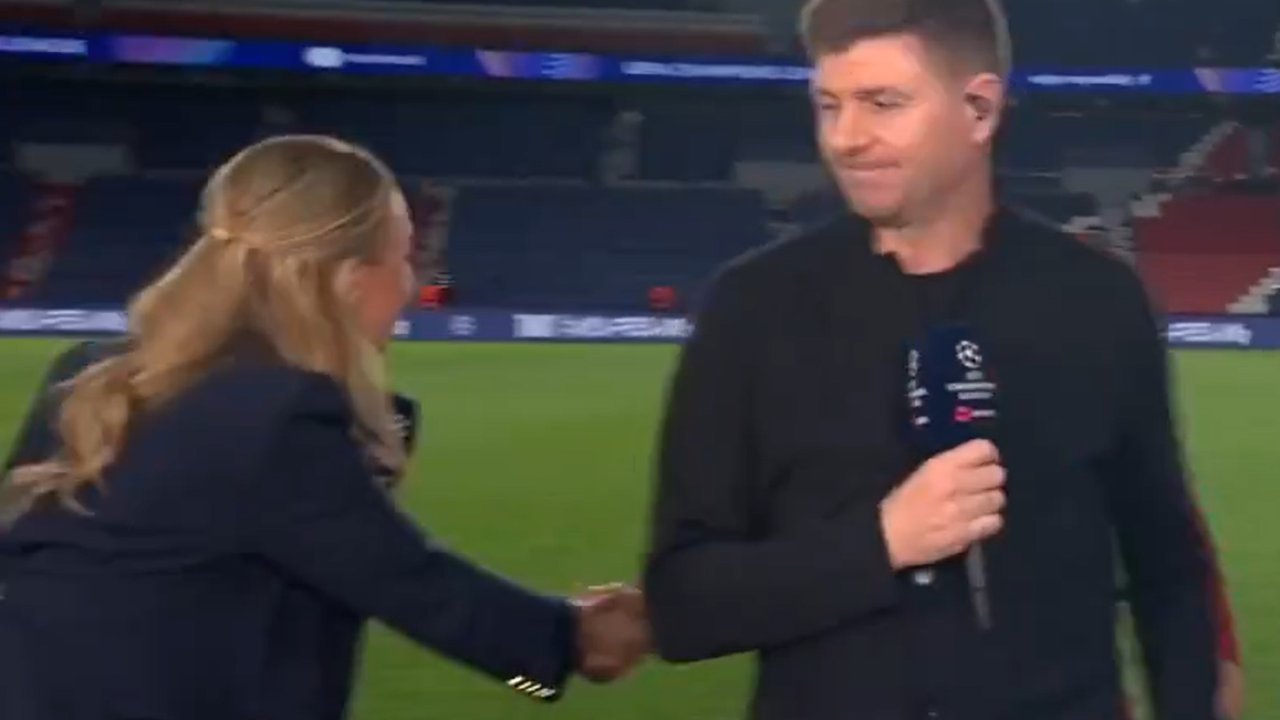 Kadın muhabirle tokalaştı, sosyal medya çalkalandı! 4 557156