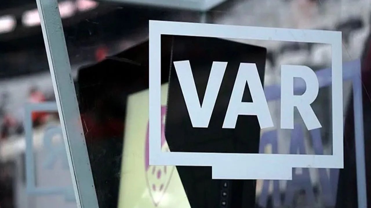 Süper Lig’de VAR Kayıtları Yayınlandı: Penaltı Pozisyonları Ortaya Çıktı! 1 557525